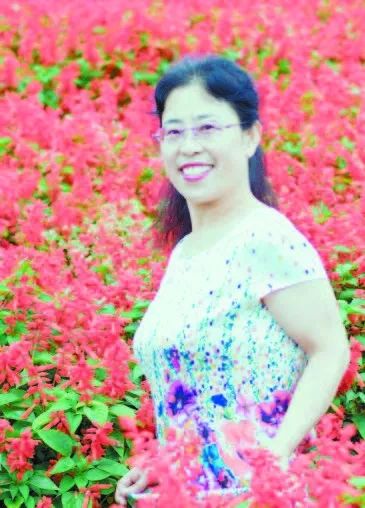 中国最美老师风采 5e6fedcfaae94ff297a90817c44aa735.jpeg