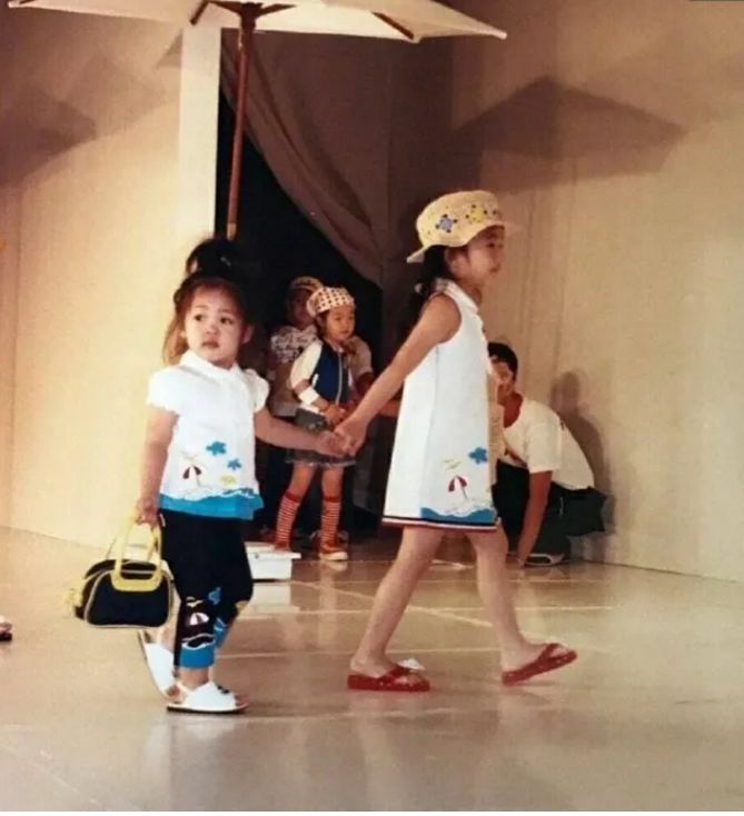 欧阳娜娜个人资料家庭 83dee9d7006645bda0bf4a3c44348ef4.jpeg