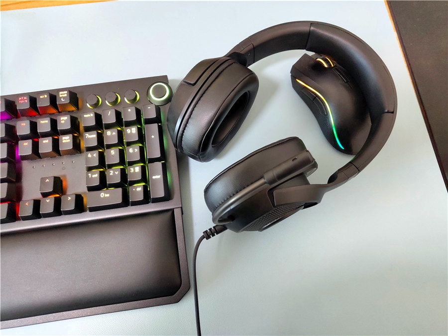 真的这么轻--雷蛇北海巨妖标准版X游戏耳机