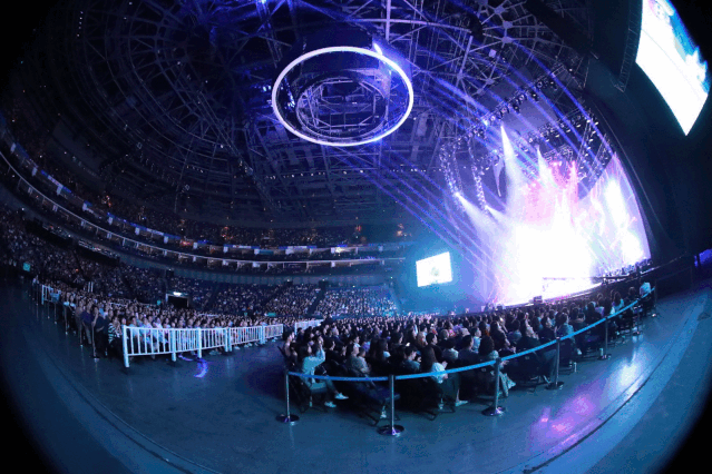 用什么可以变魔术 89910df0c25a45199b1169f174cd53c4.gif