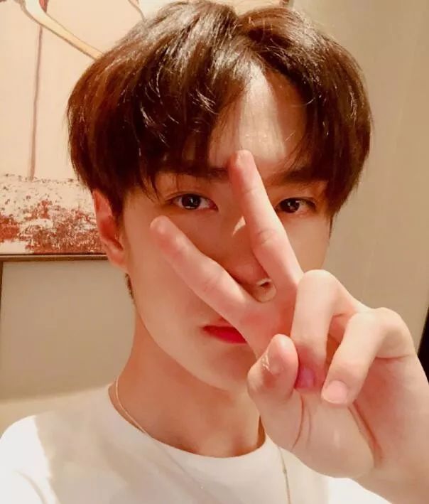 福利向!不光人长得帅,连手也长得那么好看~~