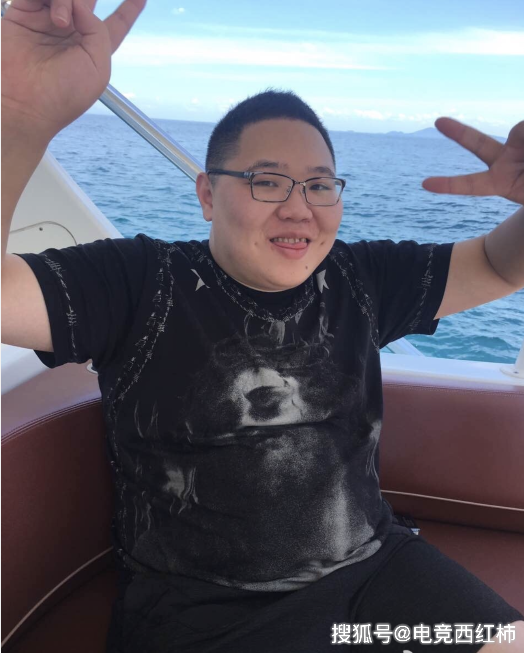 刘谋取名PDD,寓意是拼到底,那么肖闽辉为何取