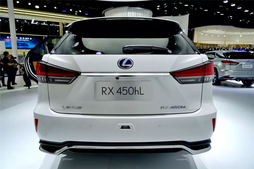 雷克萨斯rx2023款六座 9f66f4635030439ba4505700c3767218.jpeg