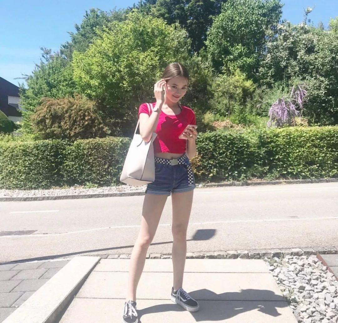超绝颜值引发媒体惊叹:简直是奇迹.