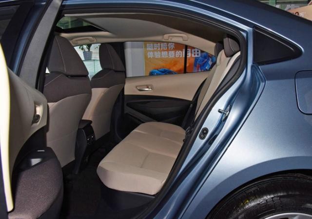 标配8气囊,简评新款卡罗拉优缺点