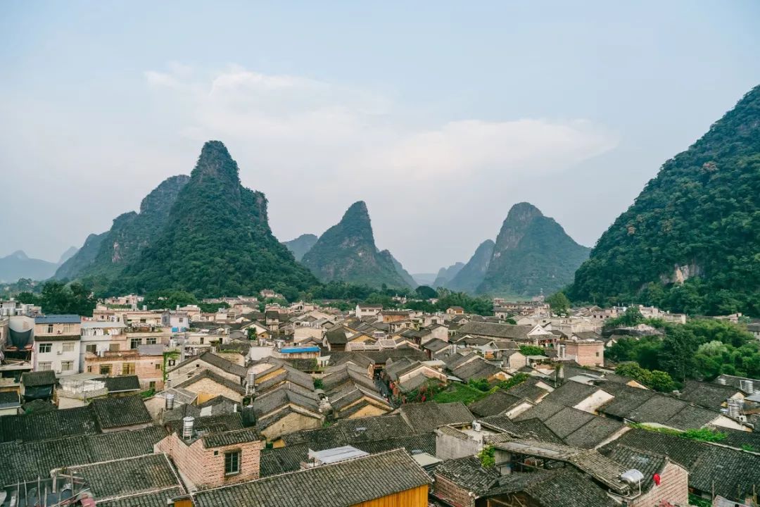 东盟假期,9月20日,贺州姑婆山,玉石林,黄姚古镇,梧州骑楼城动车纯玩