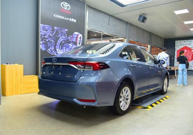 标配8气囊,简评新款卡罗拉优缺点