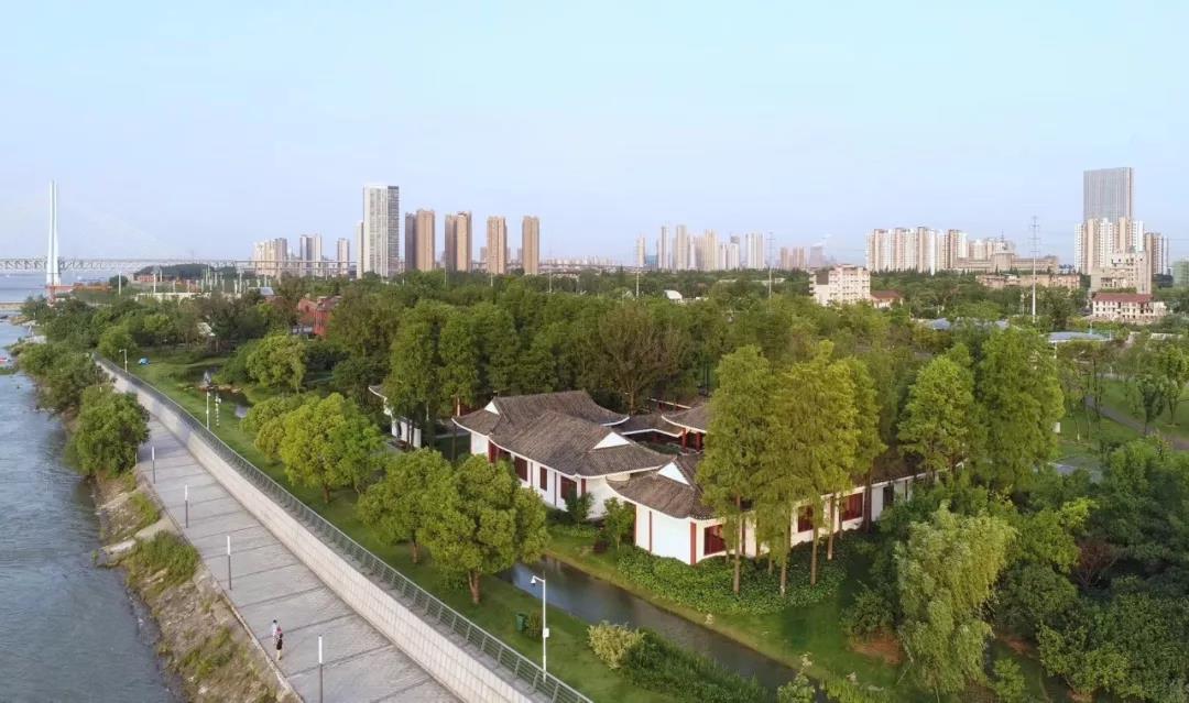 人均绿化面积_人均耕地面积图