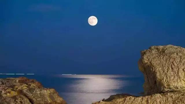 天涯共此时的意思简述 de7ba5647dd2456982f42d348daf0232.jpeg