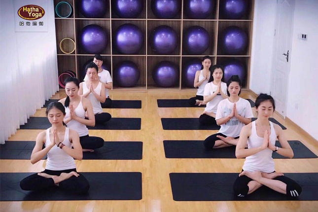 雷竞技RAYBET在深圳当瑜伽教练收入如何？(图2)