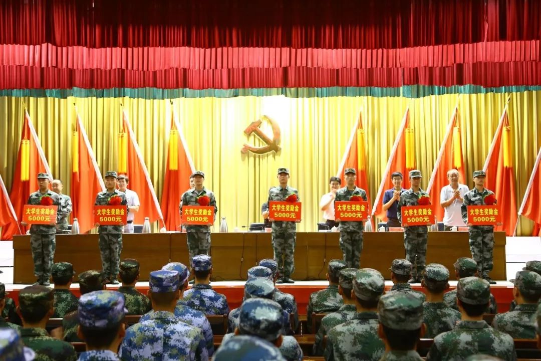投身军营 忠诚报国来源丨张俊望,解敏,何成智编辑丨翁文阳返回搜狐