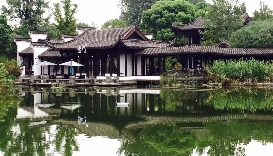 下沙这家如诗如画的餐厅，开业七年，还见证了无数大学生的爱情~_西公园
