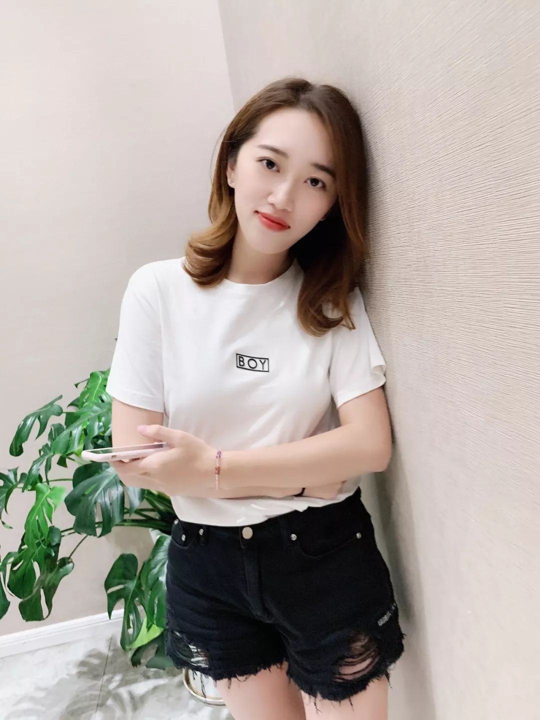 在线相亲!北海90后女孩,想找个人陪她一起看世界!