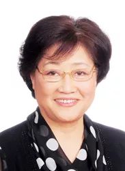 寻找共和国同龄人国医大师邓铁涛评价她生女当如朱婉华