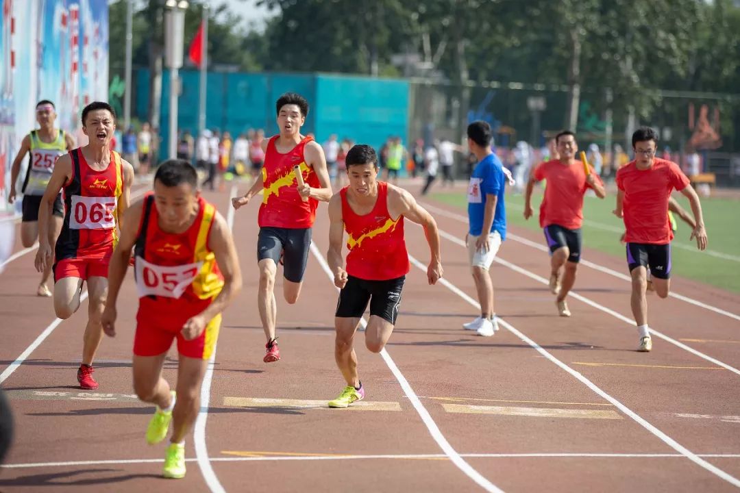 运动员的精彩瞬间图片图文 255d427ecea84b2198830824155a36f5.jpeg