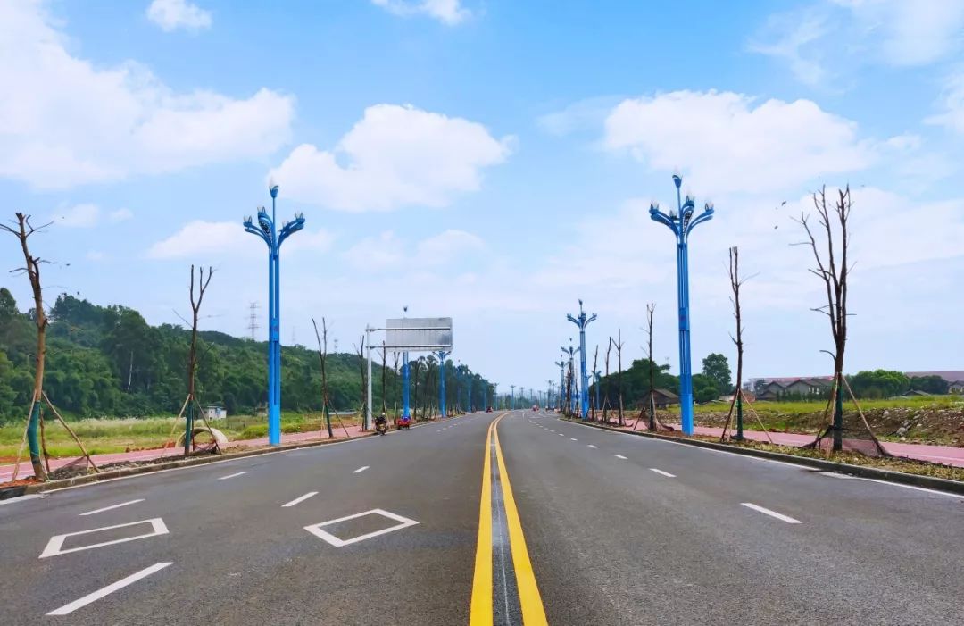 高新速递乐山嘉祥外国语学校周围道路焕然一新