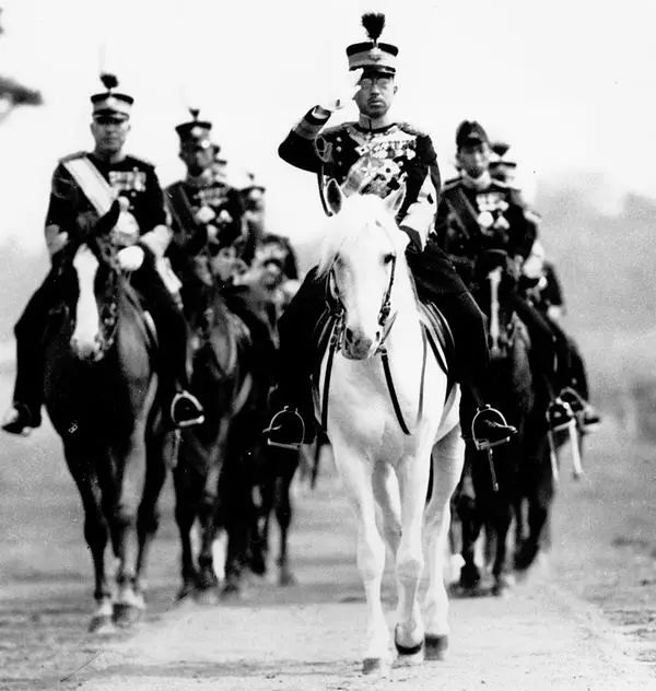 日本人为什么需要天皇制_文化