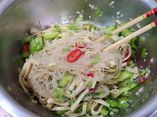 万能凉拌料的做法 3b022174f1bd473c93f7164189855b57.jpeg