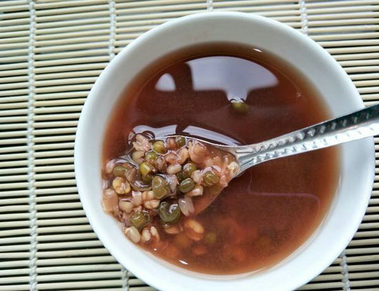 这些食物帮你排出身体毒素绿豆汤适合用来解暑