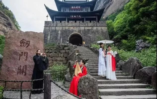 广元剑门关景区门票,玻璃观景台票免费送,赶紧