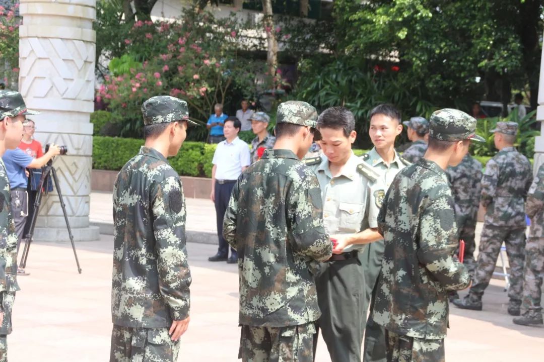 又是一年送兵时,为桂平奔赴祖国各地的兵哥哥们点赞!