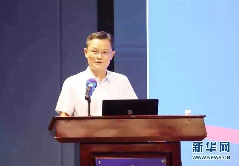 图为"职教行活动"组委会委员,广东轻工职业学院党委书记杜安国