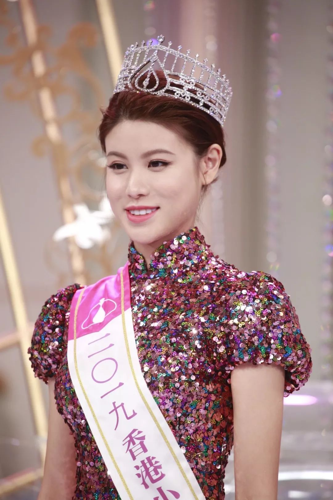 2019港姐三甲逐寸睇!你觉得王菲应该系冠军?