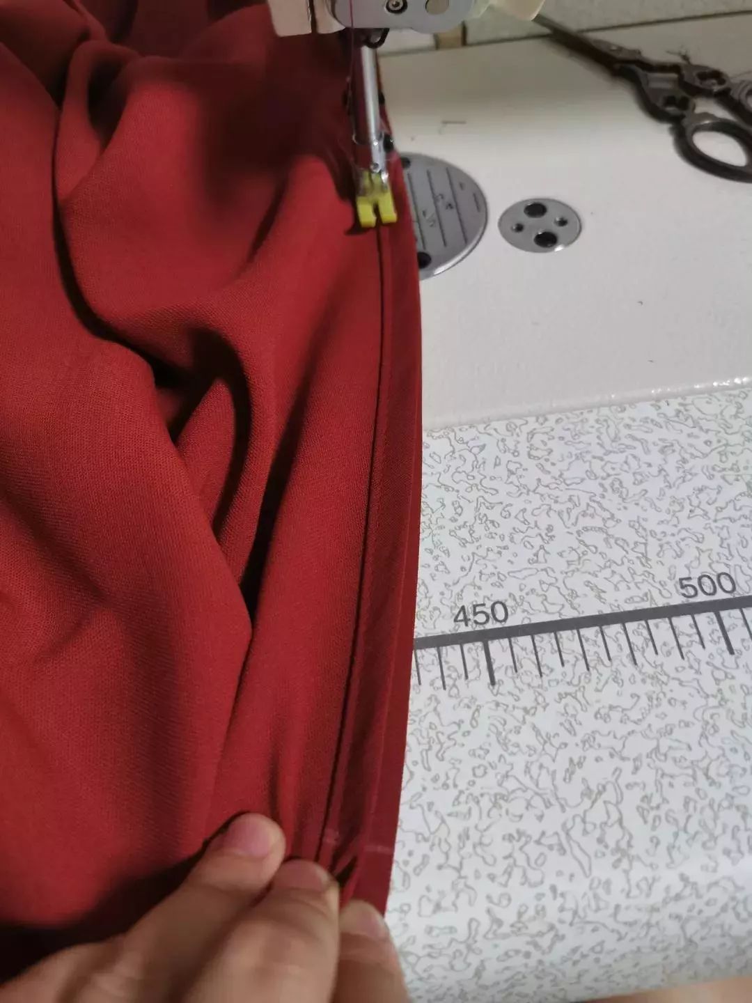 挂脖连衣裙的纸样画法和缝纫