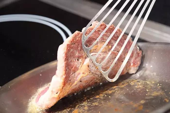 牛排两面煎!你知道时间应该怎么抓才准?