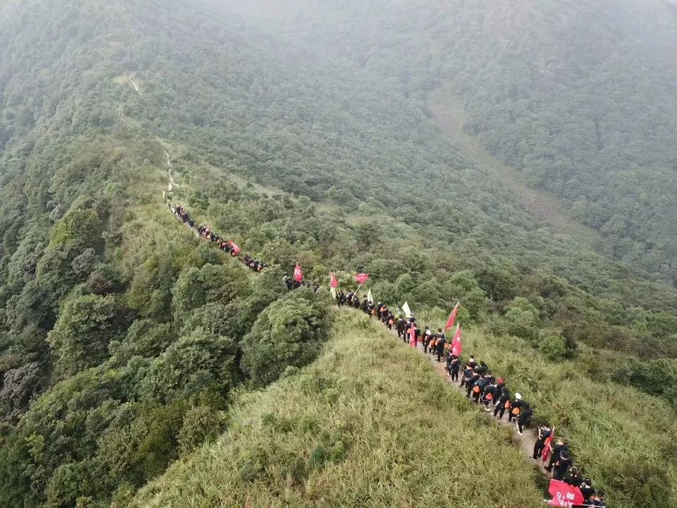 两天团建广州第一峰从化天堂顶挑战广州之巅俯瞰从化全景