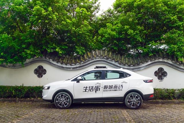 最便宜的燃油轿车多少钱 842089e10f82450fad30217ee60283fd.jpeg