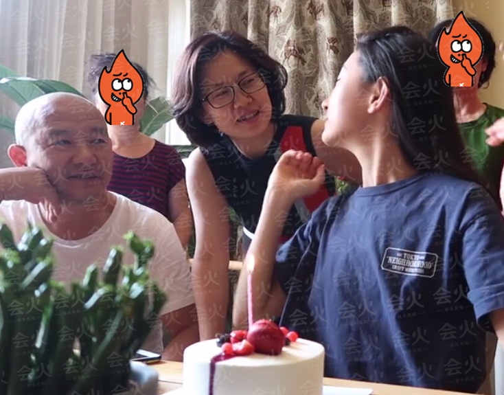 49岁韩红曾有4段恋情：背后5个男人却让她坚定孤独终老的决心？韩