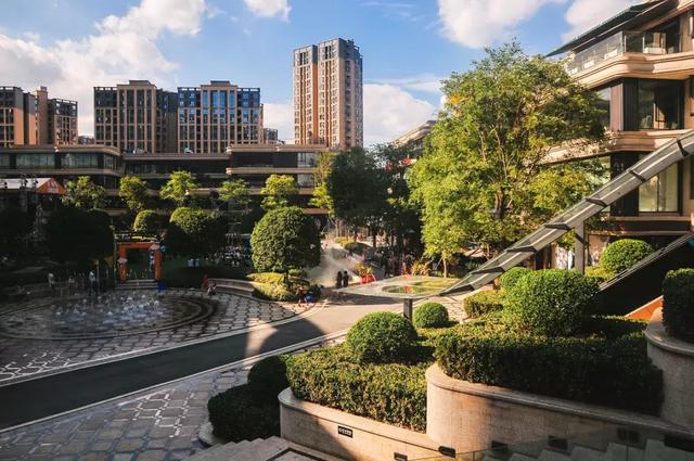 upark公园 ,是"公园", 却又不仅仅只是公园, 它是成都首个以公园为 