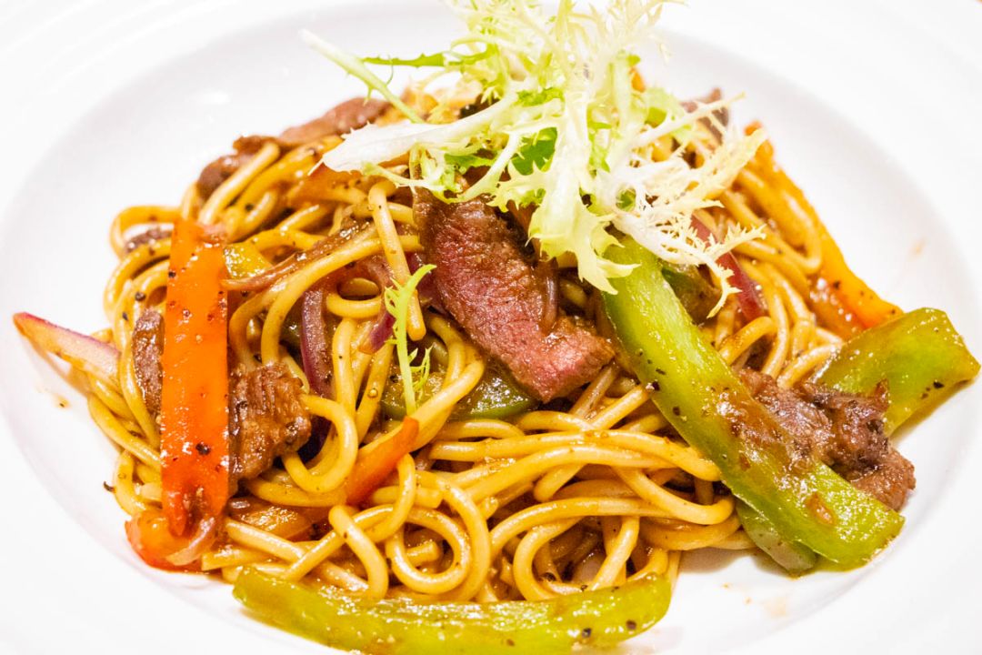广受好评的黑椒牛肉炒意面必须来一份!