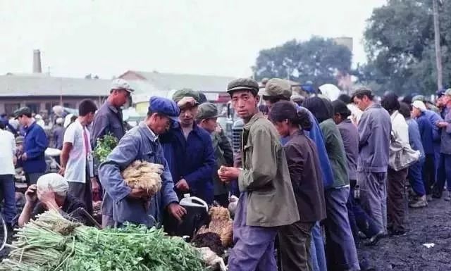 70年代下饭馆视频,太珍贵了!看完瞬间泪崩.