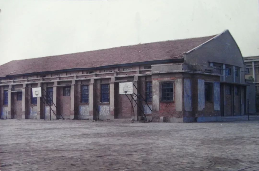 致敬老师致敬青春67年风雨历程北镇中学近千张老照片里有你的回忆吗