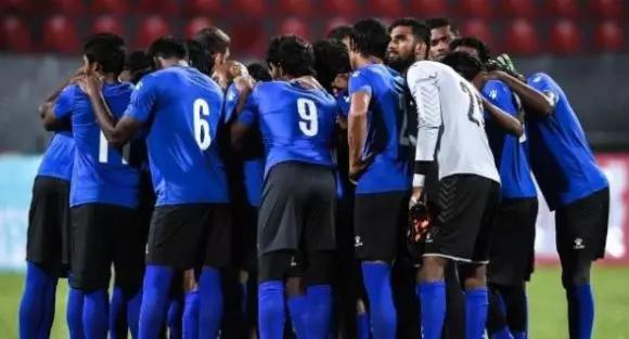 足球排名怎么算_足球怎么画(2)