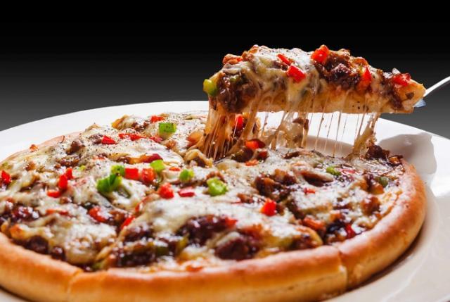 在家怎么做披萨烤箱简单 e49630a6082d4bdbba76daa58a90ad5a.jpeg