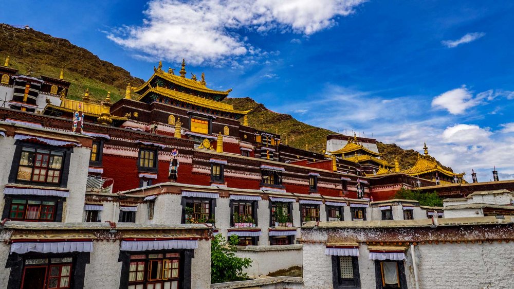 西藏日喀则壮观的扎什伦布寺是西藏藏传佛家格鲁派四大寺之一