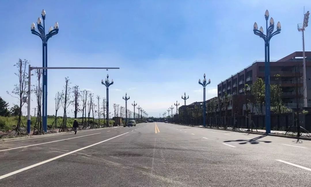 高新速递乐山嘉祥外国语学校周围道路焕然一新
