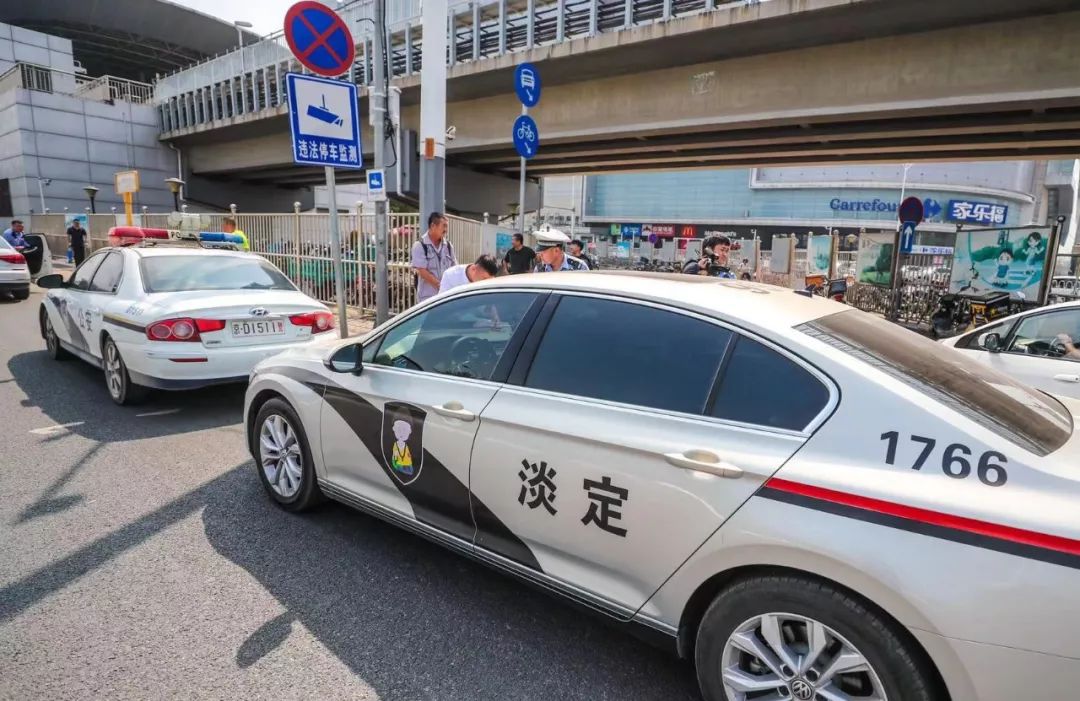 事故率肯定也会变高 再者说了,这模仿的可不是一般的车 是警车呀!