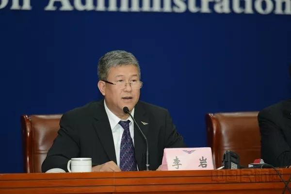 民航局公安局副局长 李岩 来源:中国民航网