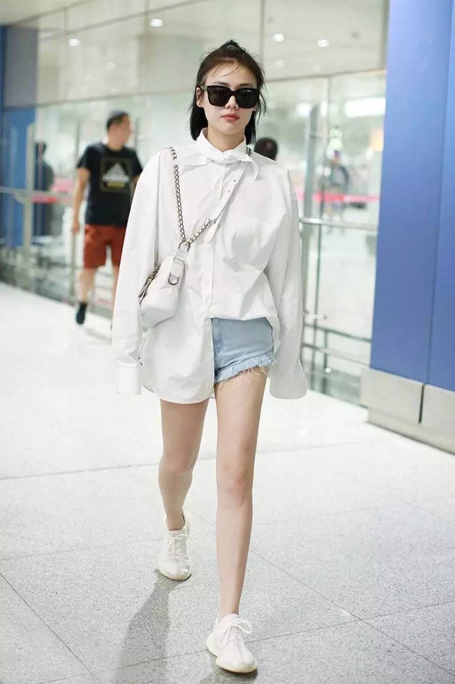 女明星们的穿搭秘诀,教你如何玩转时尚老爹鞋