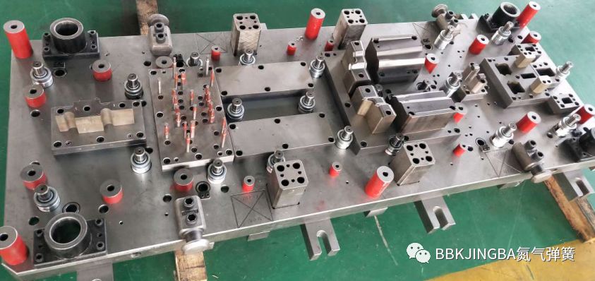 氮气弹簧在模具工作中的稳定性因素