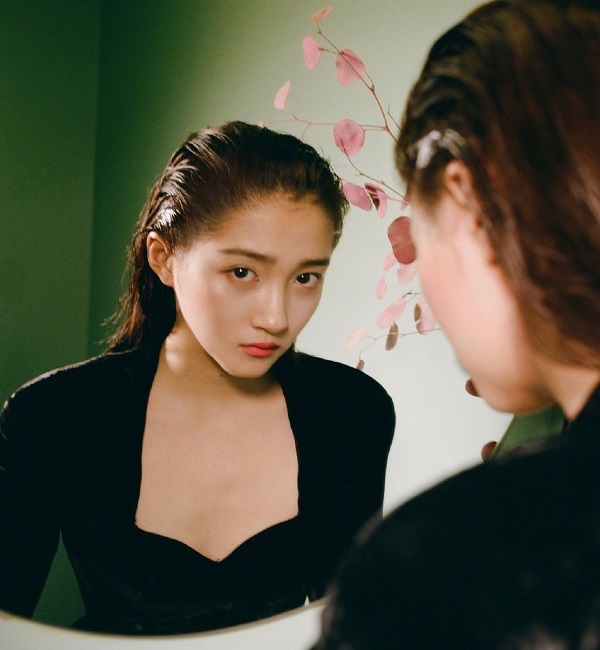 有一种意外叫关晓彤留短发,本以为很丑,没想