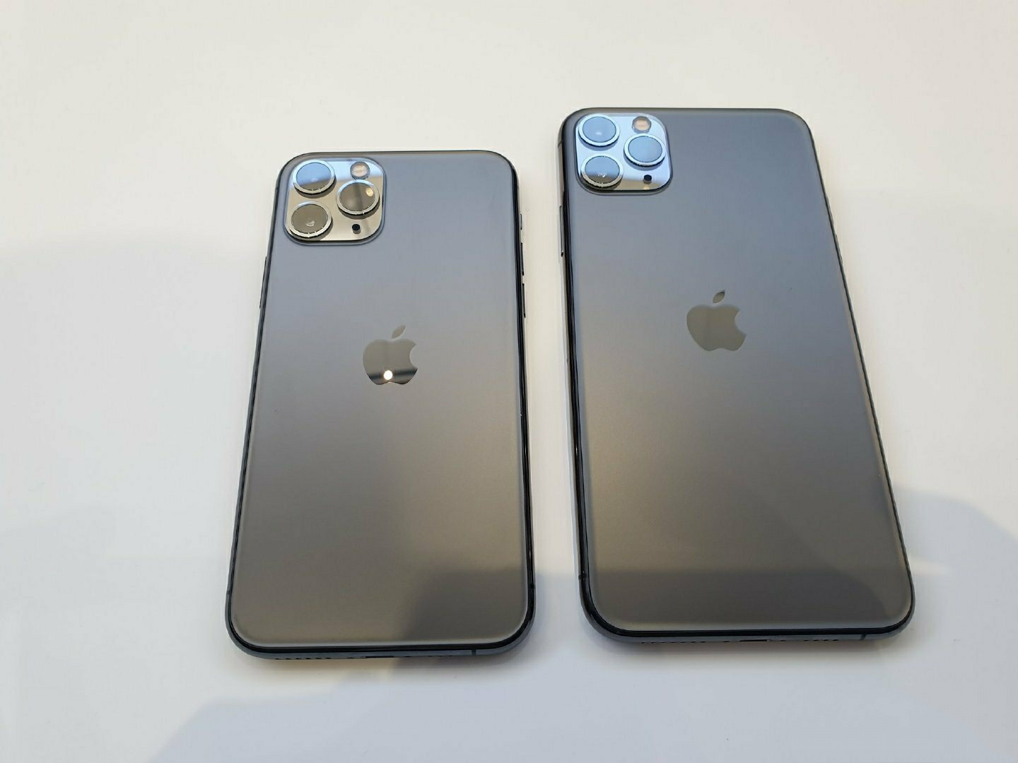 原创iphone11 pro ma首发真机上手体验,手机很完美,129元也值了