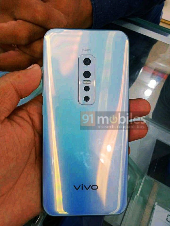 vivov17pro前置升降双摄真机上手图曝光