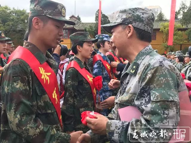 羡慕!云南1300名入伍新兵在陆军讲武堂受领入伍命令