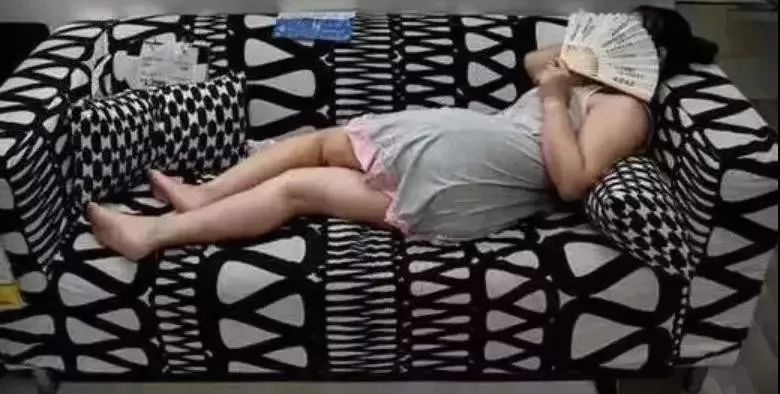 昨晚睡觉梦见鞋丢了，这个找啊，梦境背后的深层含义解析