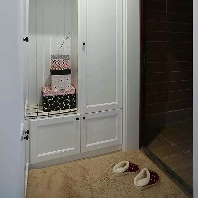 入户鞋柜带转角换鞋凳一体 594bbf7b9f194d39a6b72777eac453bb.jpeg